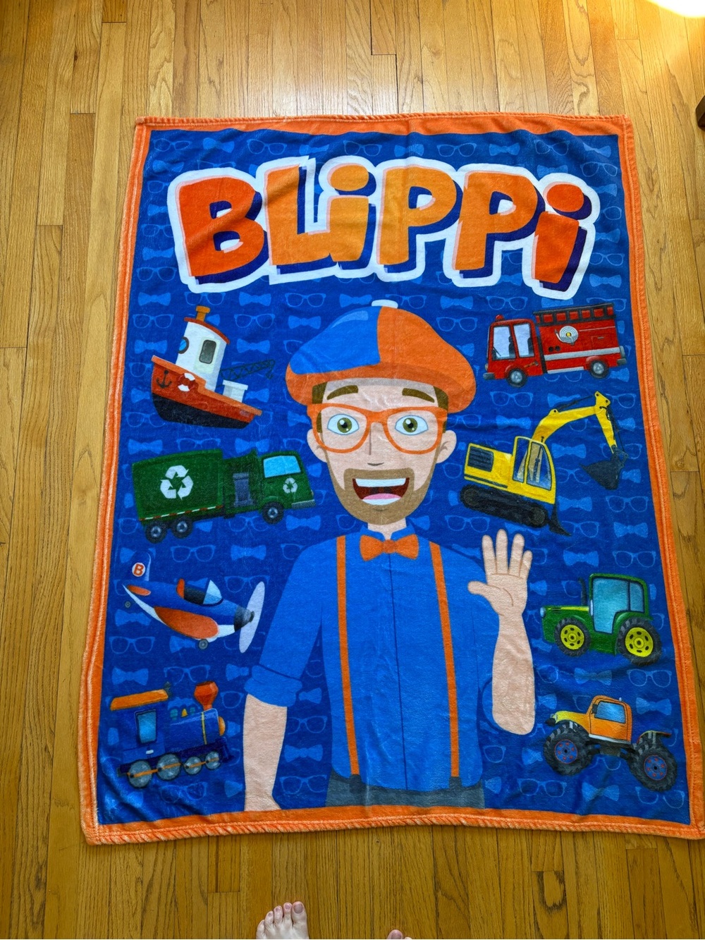 Blippi Kids Fleece Blanket - Blue & Orange